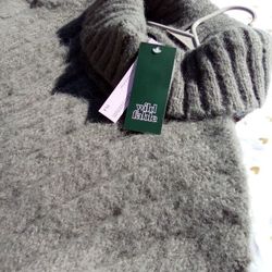 Women's Sweater (L) Victorville 