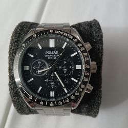 Men's watch pulsar chronograph works good