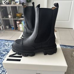 Ganni Black Cleated Chelsea Boots Size 38