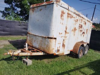 Enclosed trailer pulls good needs work