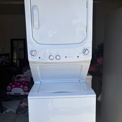 Stackable Whirlpool Washer And Dryer 