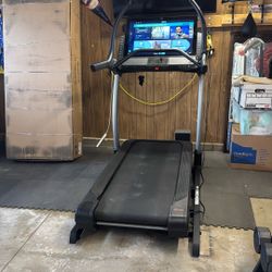 NordicTrack X32i Incline Treadmill