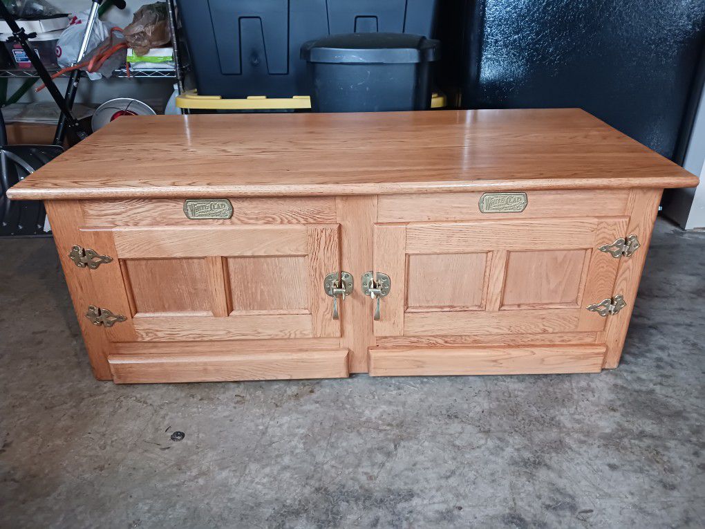 Nice Solid OAK coffee Table/tv Stand