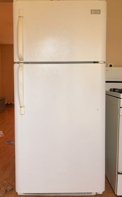 Frigidaire Apartment Size Refrigerator 18 Cuf ft