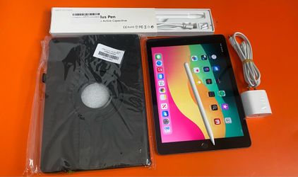 Apple iPad 6th Gen 32GB Wi-Fi + Complete Bundle – $125