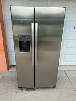 GE Stainless Steel Refrigerator Freezer