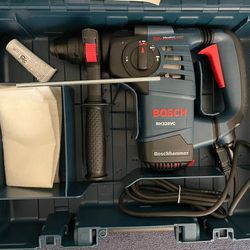 

Bosch

8 Amp 1-1/8 in. Corded Variable Speed SDS-Plus Concrete/Masonry Rotary Hammer Drill with Depth Gauge and Carrying Case

