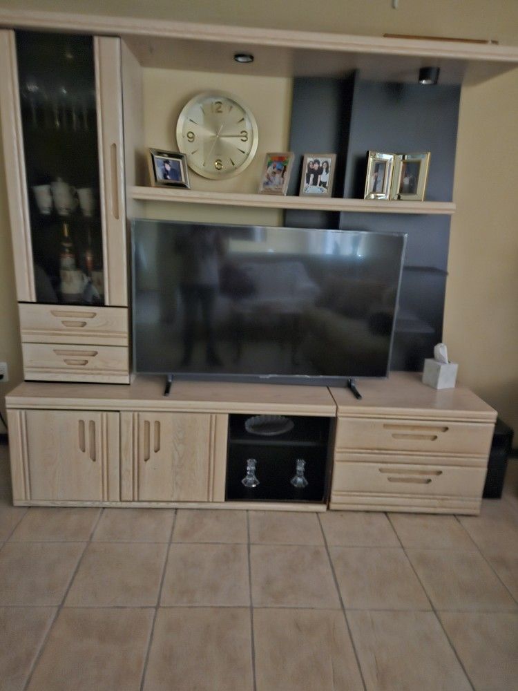 TV Wall Unit Good Condition