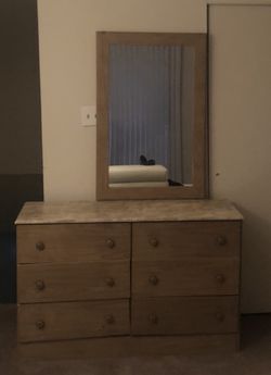 Dresser w/ mirror