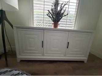 ACCENT CONSOLE 68”