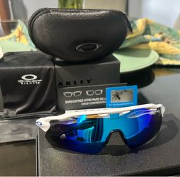 Oakley Radar EV Path sunglasses