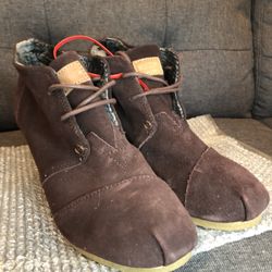 Toms