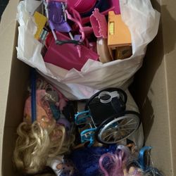 Barbies House Vet Carriage Clothes Accessories & Furniture 