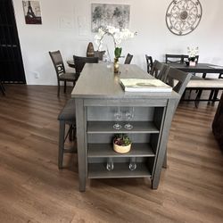 5pc Counter Height Dining Table + Barstools 