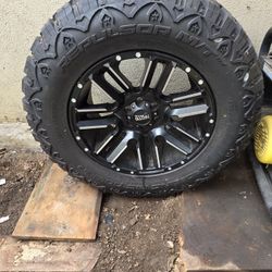 285 65 18 Mud Tire