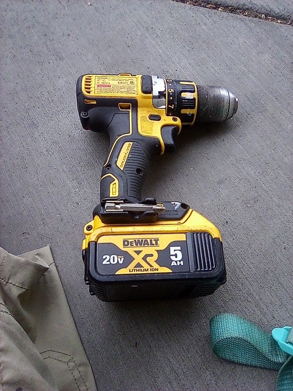 DeWalt Dcd790 Impact Drill W/battery