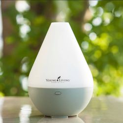 New: Young Living Dewdrop Diffuser