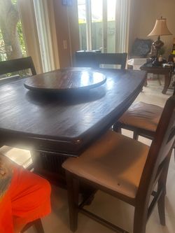 Dinning room table