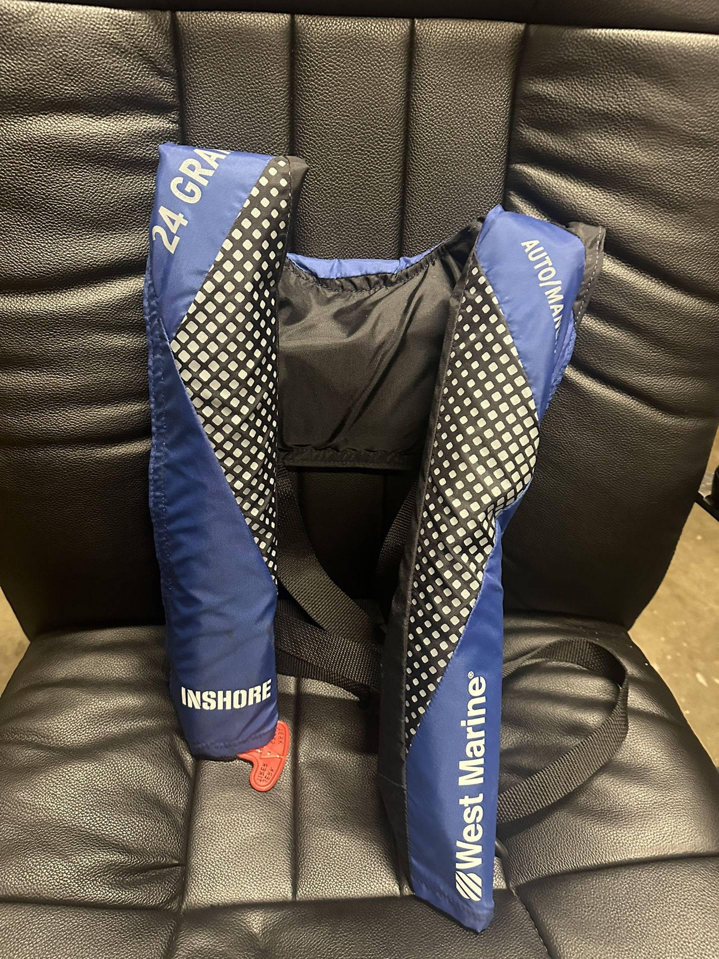 Inshore Auto/Manual 24 Gram Personal Flotation Device (PFD)