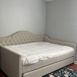 Full Size Trundle Bed Frame – Great for Guest Room