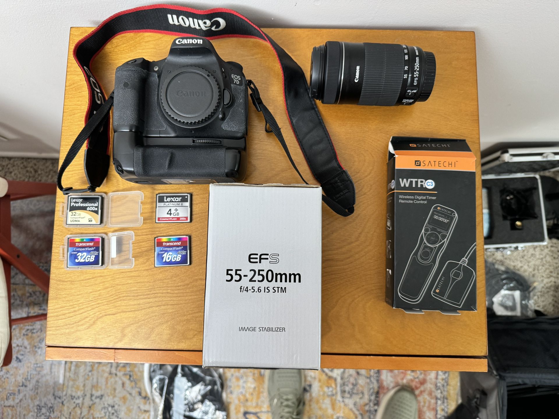 Canon 7D, NEW Lens, Bag, + BONUS Equipment