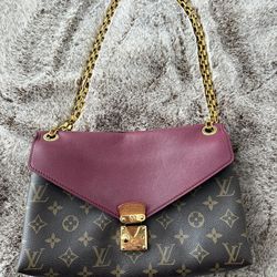 Louis Vuitton LV Monogram Pallas chain Shoulder Bag Purse