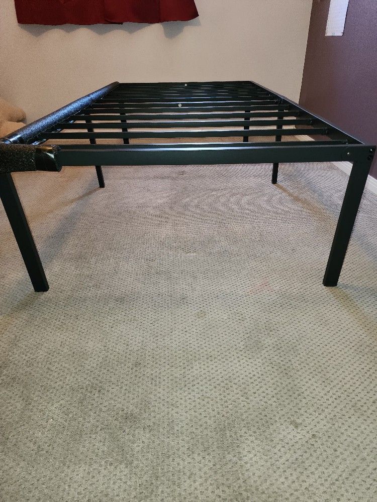 Twin Beds Metal Frames ( 2 )
