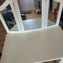 Shabby Chic Makeup Desk 