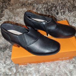 Clarks Leather Heels – Size 5