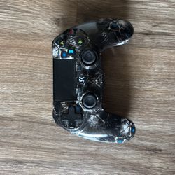 PS4 CONTROLLER 
