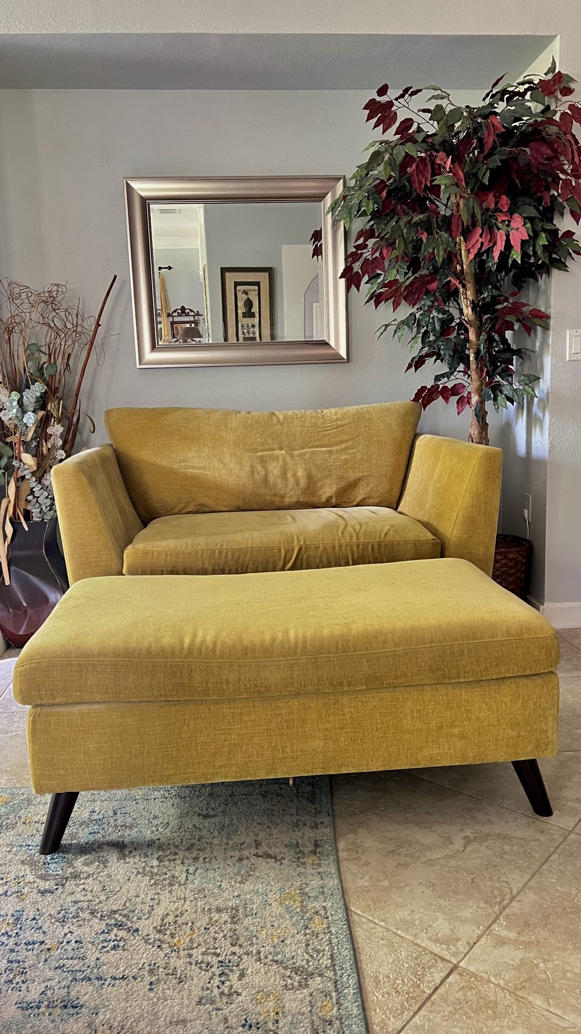 Oversized Chair Sofia Vergara Collection 