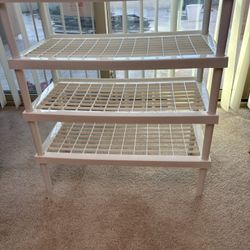 White Stackable 4-tier Shoe Shelf/Stand 24in x 12in c 27in
