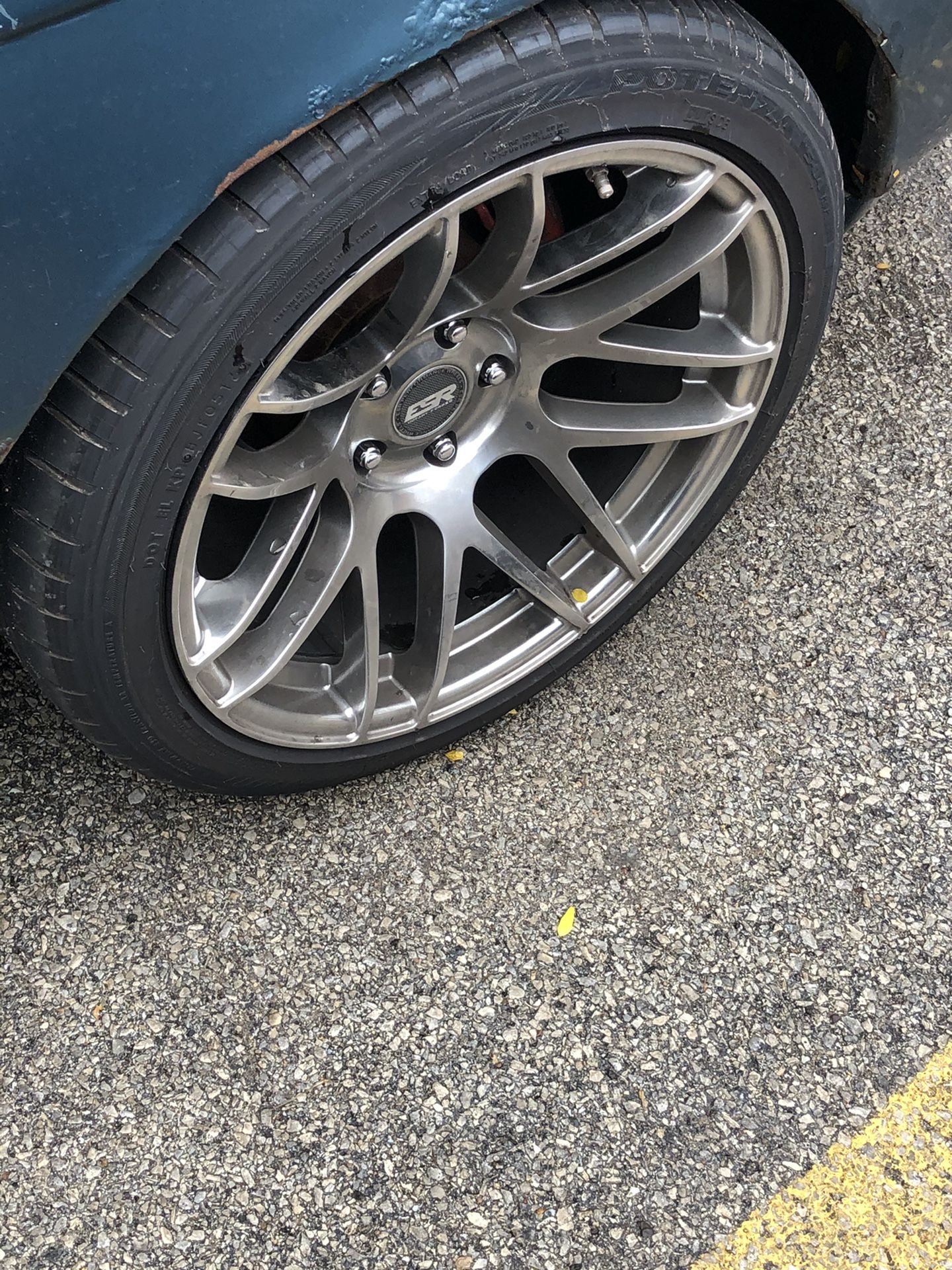 18” ESR RF1 with Bridgestone tires