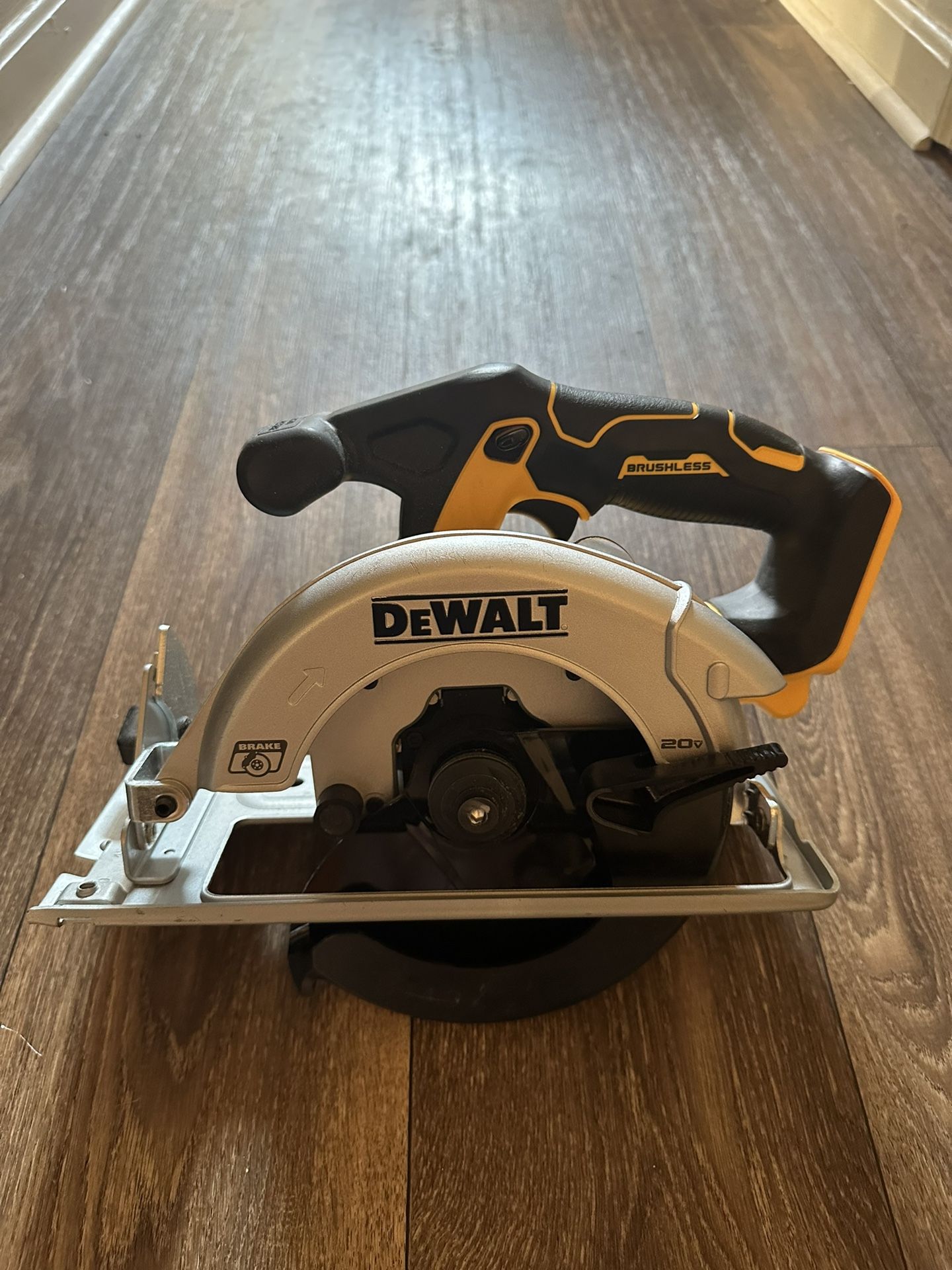 DeWalt DCS566 20V Max 6-1/2in. Circular Saw