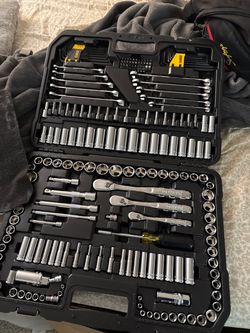 DeWalt 192-Piece Mechanics Tool Set with Case