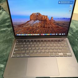 MacBook Air 13-inch (M4, 24GB RAM, 512GB SSD) – Midnight – Like New