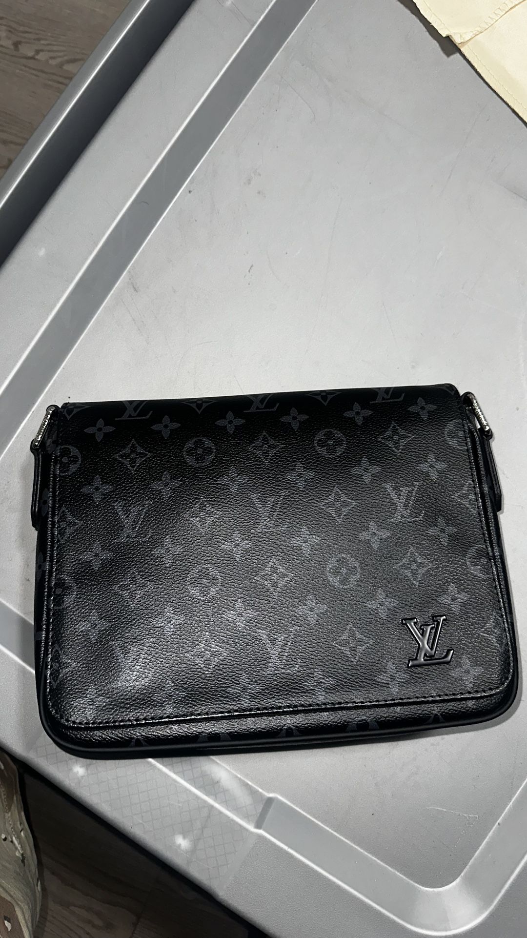 LV Louis Vuitton Messenger Bag