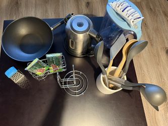 Kitchen Lot & Trash Can