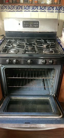 Frigidaire Gas Range Stove with 5 Burners