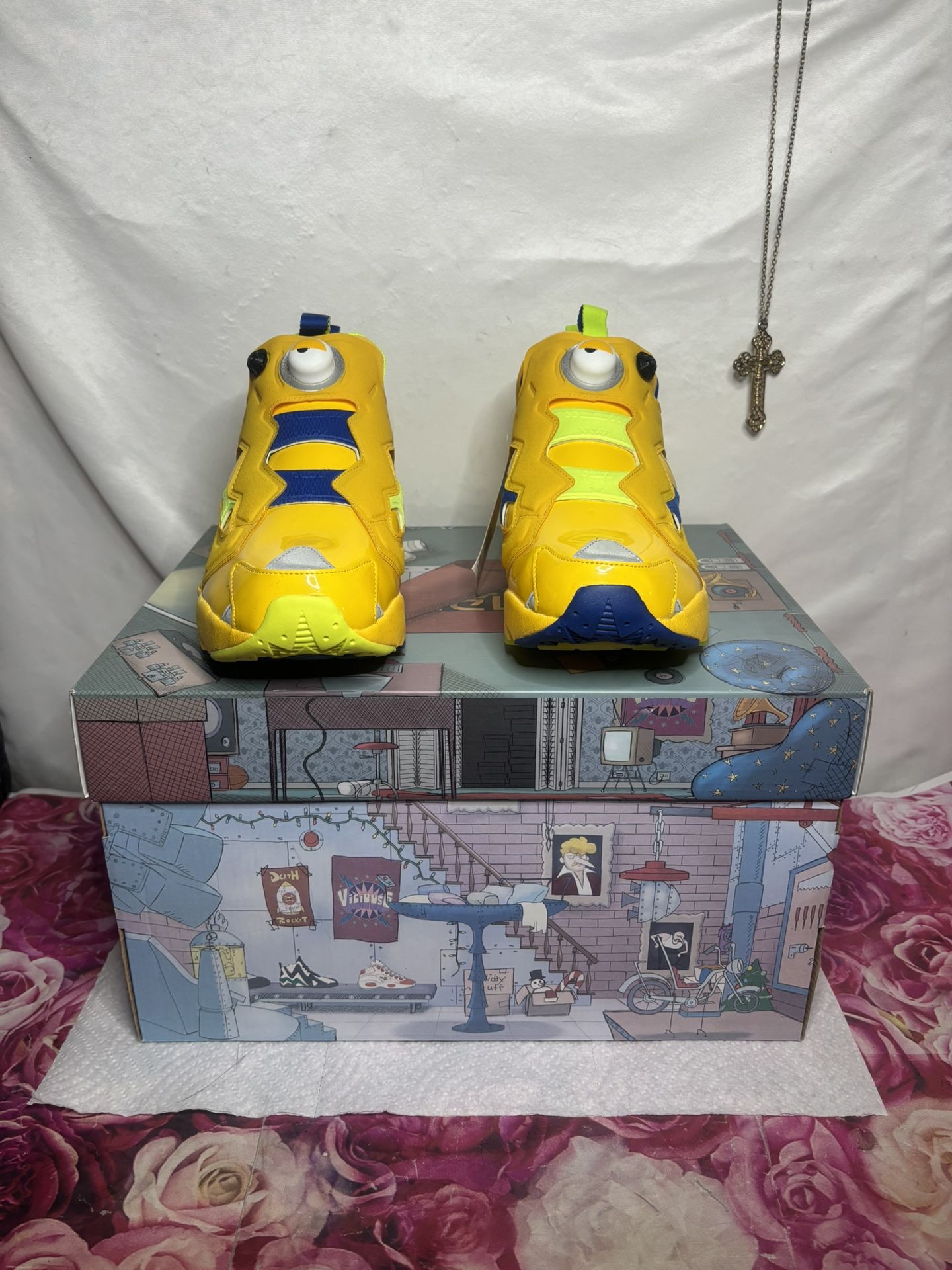 Men’s Instapump Minion Fury Reebok Shoes NWT