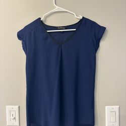 Women’s Tops – Size Extra Small (4 total)