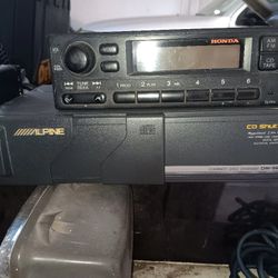 ALPINE CHM5611 CD SHUTTLE