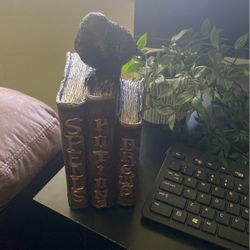 Halloween Decor