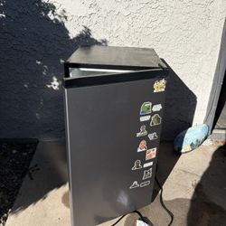 Mini Fridge 