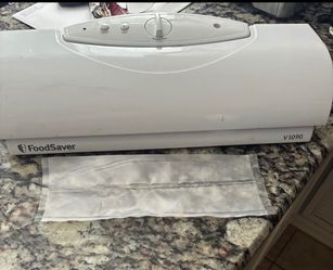 FoodSaver V1090 Vacuum Sealer