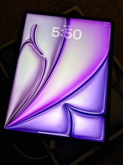 APPLE IPAD AIR 13INCH M2 128gig WIFI ($625 FIRM)