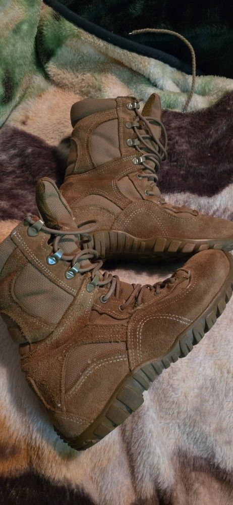military boots Gortex waterproof sz6.5