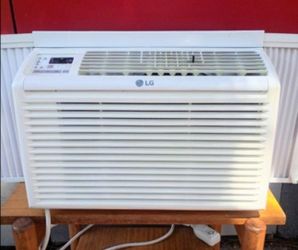 Air Conditioner Blows Ice Cold Air Window Unit LG 6,000 BTU 17" W X 15" D X 11 /2" T