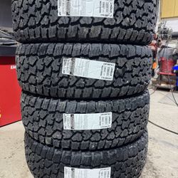 (4) - LT275/70/18 Cooper Discoverer Stronghold A/T Tires