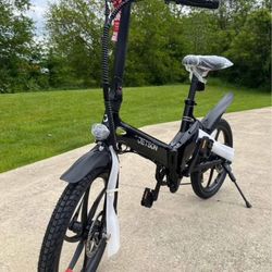 Jetson J8 Electric Bike, 350-Watt Motor, Easy-Folding Mechanism, Headlight, Twist Throttle & Pedal Assist, Cruise Control, 3 Speed Modes, Up To 15.5 M